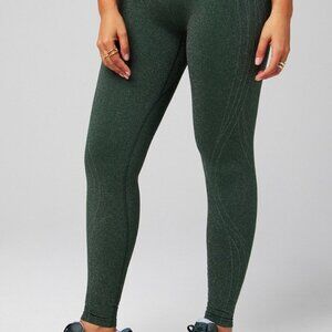 NWT Fabletics Seamless High-Waisted Legging Everpine Sparkle Size M
